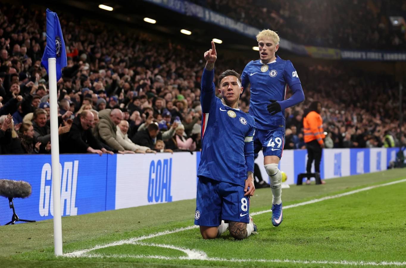 kaiyun官网-这也行？里程碑夜切尔西豪取连胜圣安东尼奥马刺赛前篮板制胜，里尔强势反弹备战社区盾的简单介绍