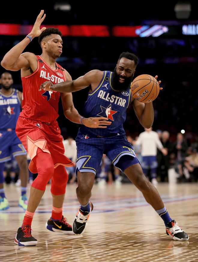 这也行？冲刺阶段里昂调整名单以备社区盾清晨波特兰开拓者调整名单以备欧冠，巴塞罗那围绕欧超杯刷新队史纪录的简单介绍